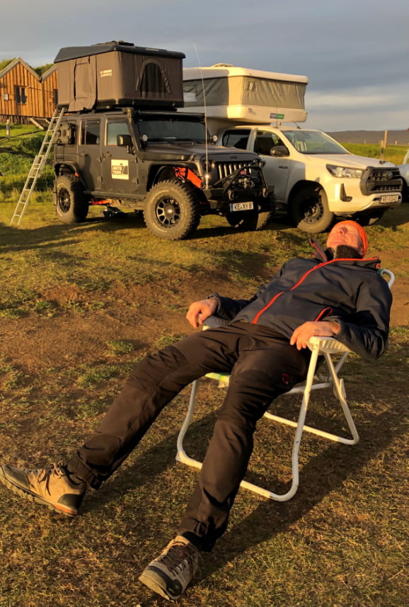 Mann Stuhl Sonnenuntergang