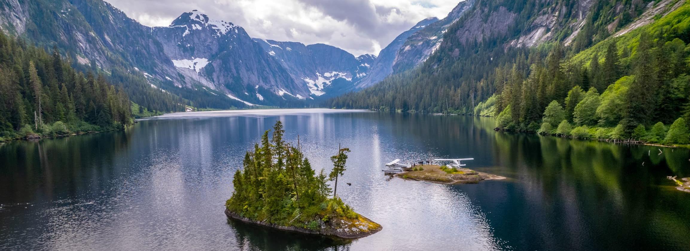 Alaska Fjord mit Insel