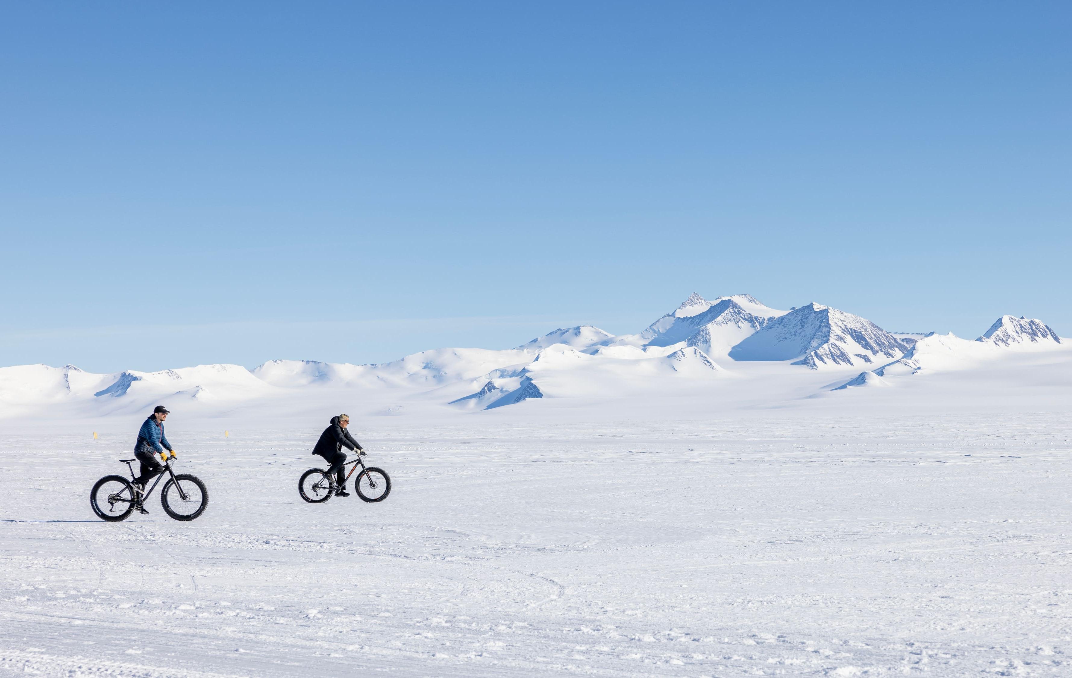 Arktis Tours Südpol Flugexpedition – Union Glacier & 90° Süd - Fatbiking in der Antarktis