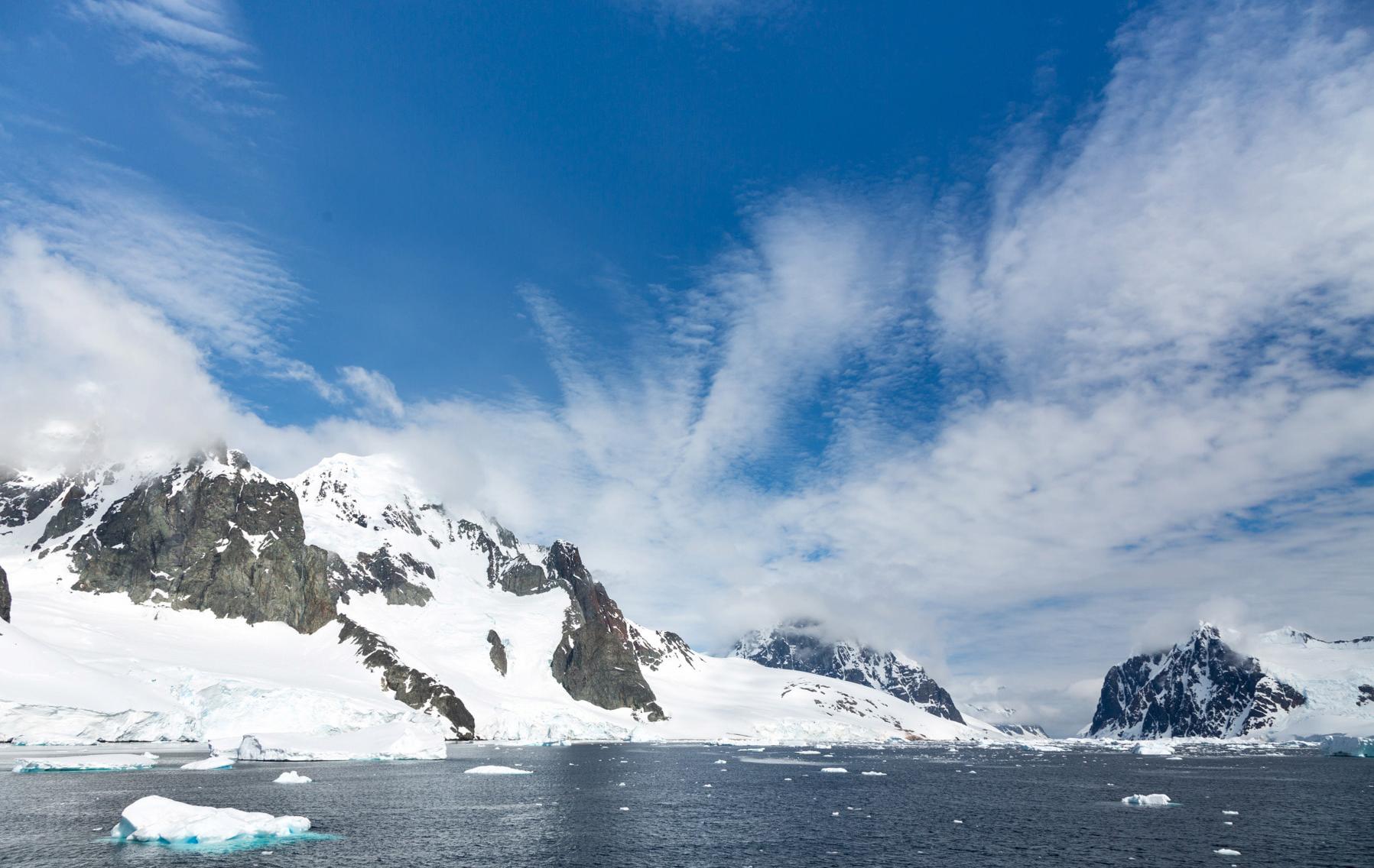 Arktis Tours Südpolarkreis & Antarktis – Expedition jenseits der Grenzen