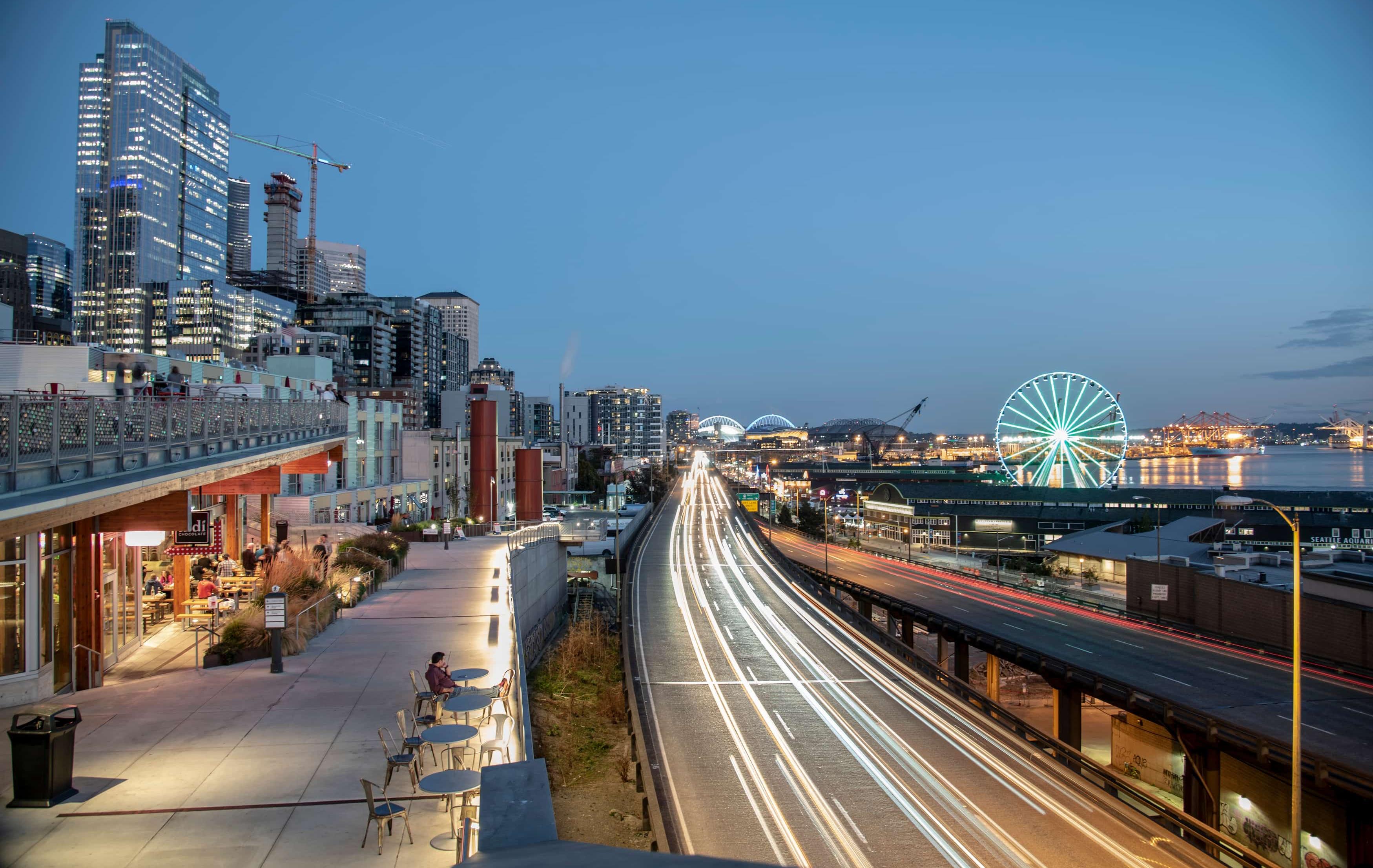 Arktis Tours - Alaska – Kreuzfahrt durch majestätische Fjorde - Blick auf Seattle bei Nacht