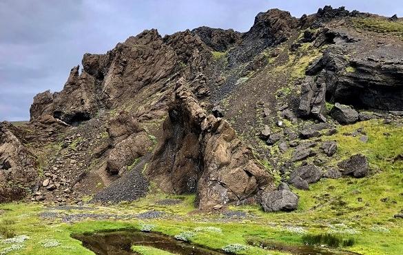Arktis Tours Vulkangestein