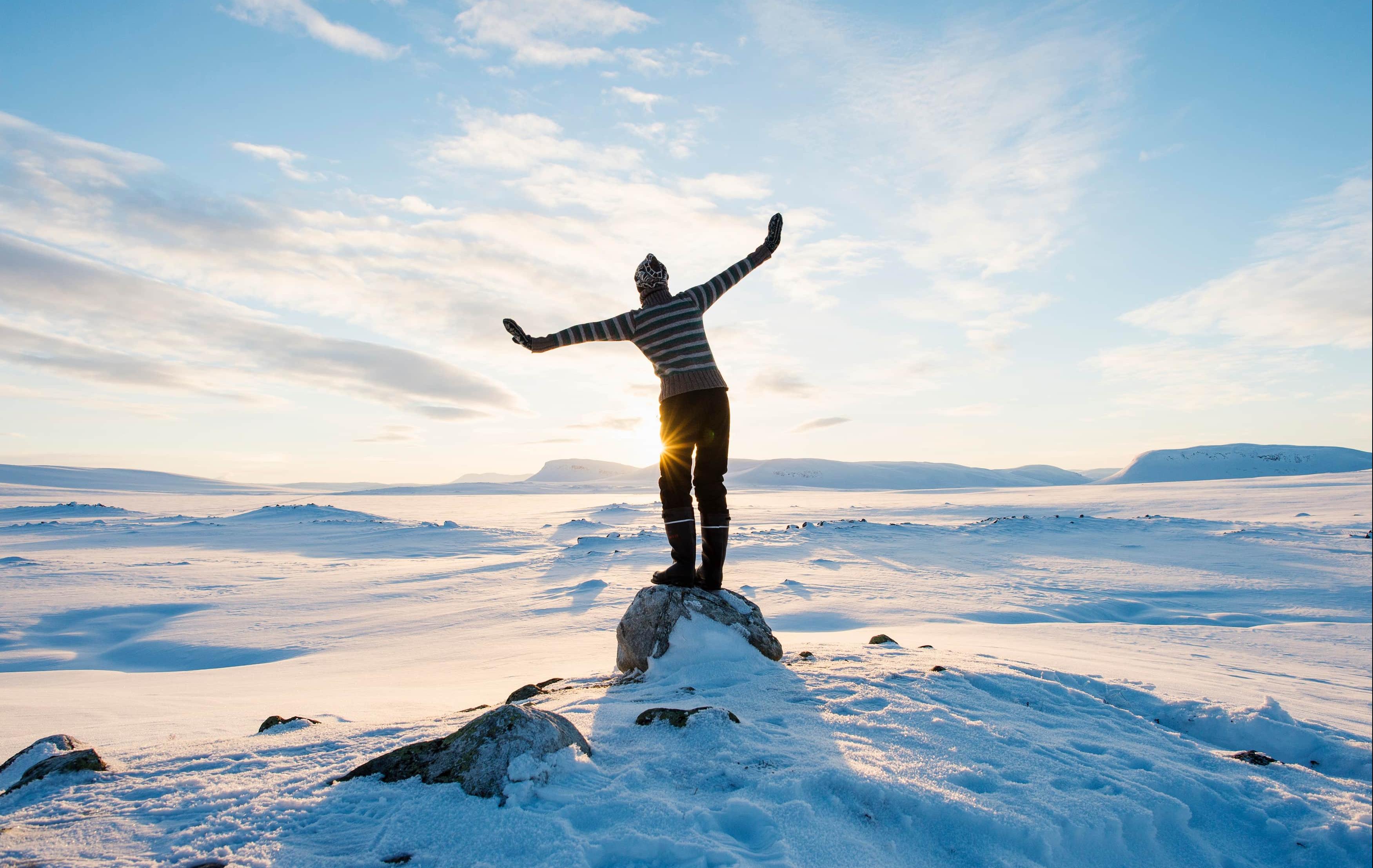 Arktis Tours Wildniswelten & Komfort – Hotel Cahkal in Kilpisjärvi - Schneeschuhwanderung in der Winterlandschaft