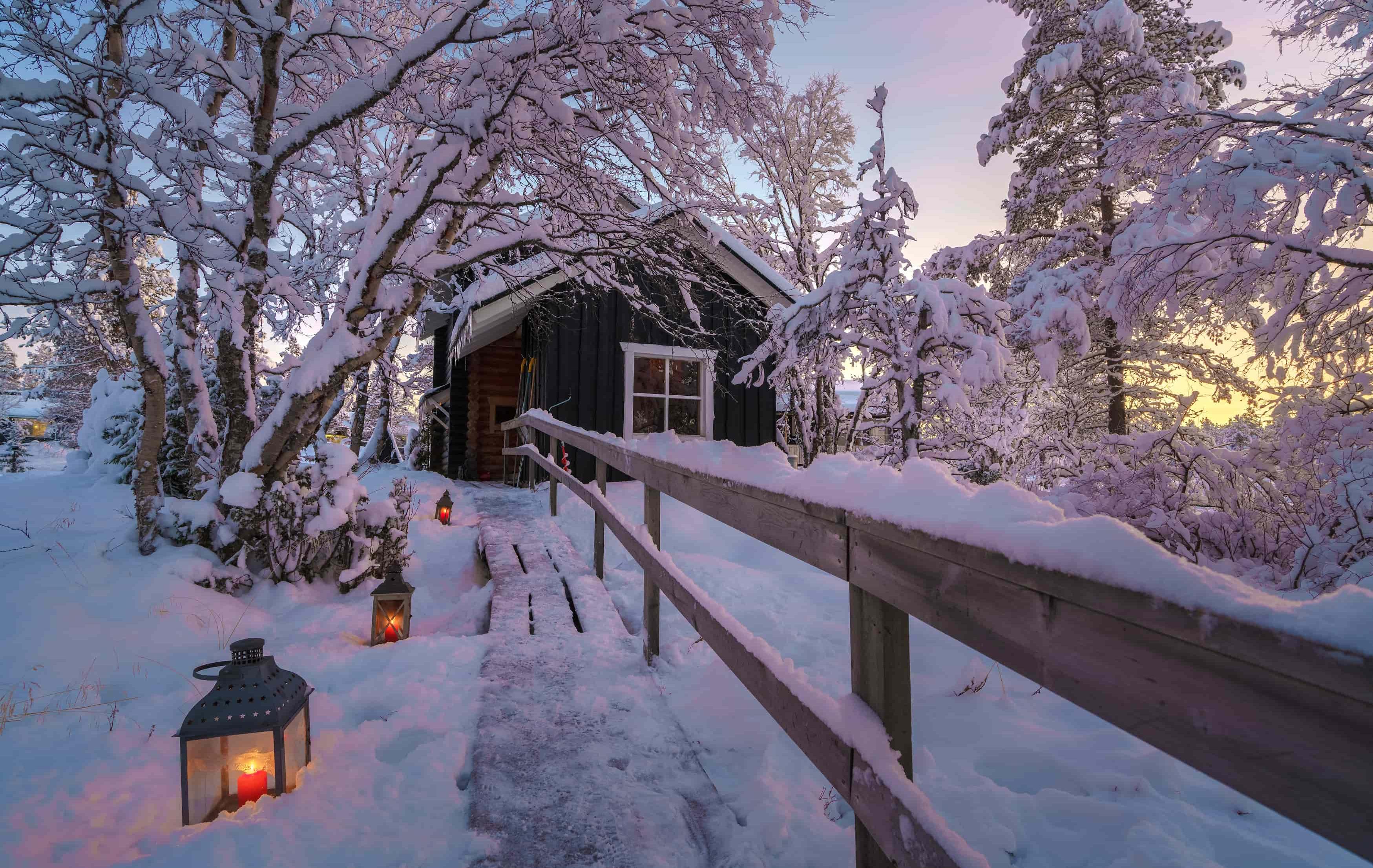 Arktis Tours Wilderness Hotel Muotka Weg im Schnee