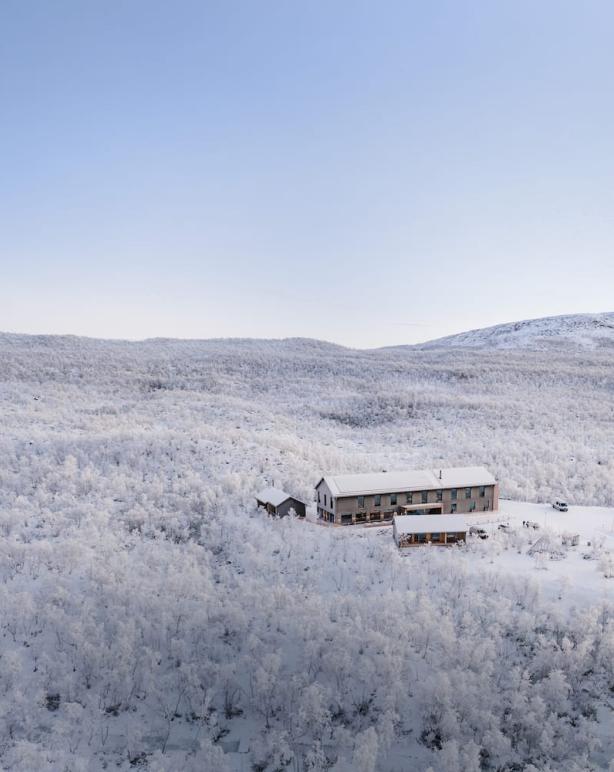Wildniswelten & Komfort – Hotel Cahkal in Kilpisjärvi